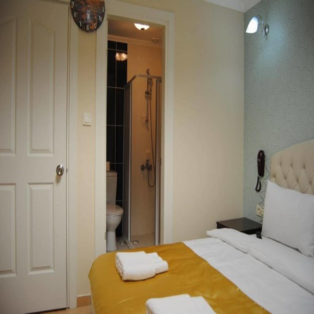 Lotus Hotel Istanboel Buitenkant foto
